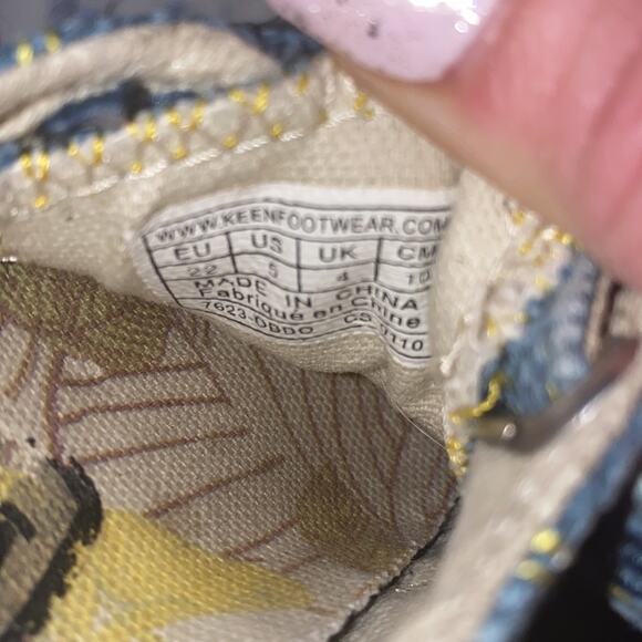 Keen Canvas Blue Strap Sneakers Size 5 - Picture 10 of 11